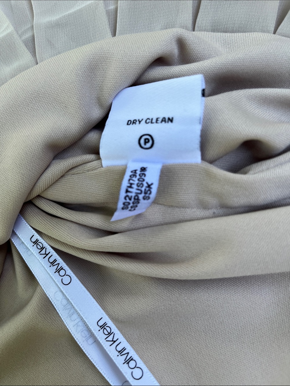 Calvin Klein Sleeveless Pleated Bubble-Hem Blouse in Tan Size Large - Picture 13 of 13